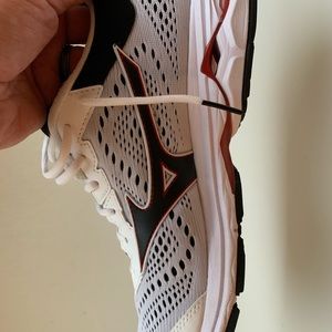 Mizuno Wave Rider 22